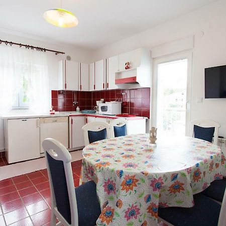 Apartman Kondic Omišalj Exteriör bild