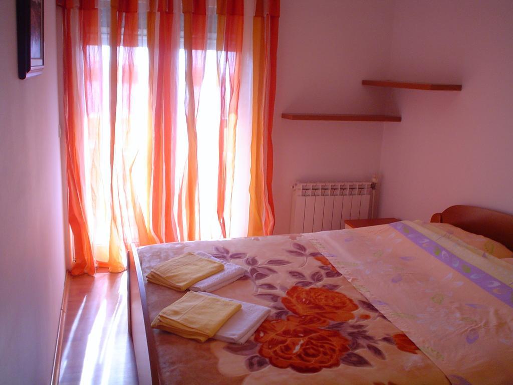 Apartman Kondic Omišalj Rum bild