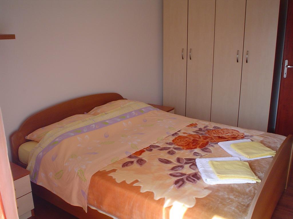 Apartman Kondic Omišalj Rum bild