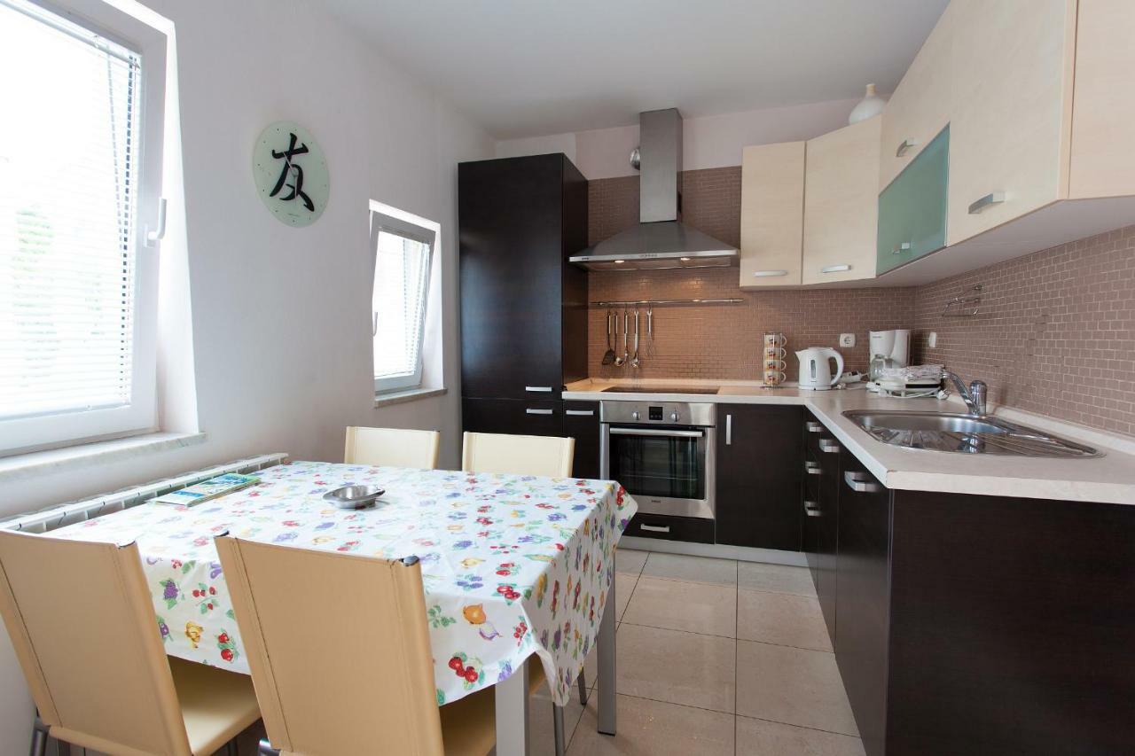 Apartman Kondic Omišalj Exteriör bild
