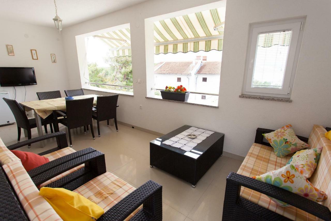 Apartman Kondic Omišalj Exteriör bild