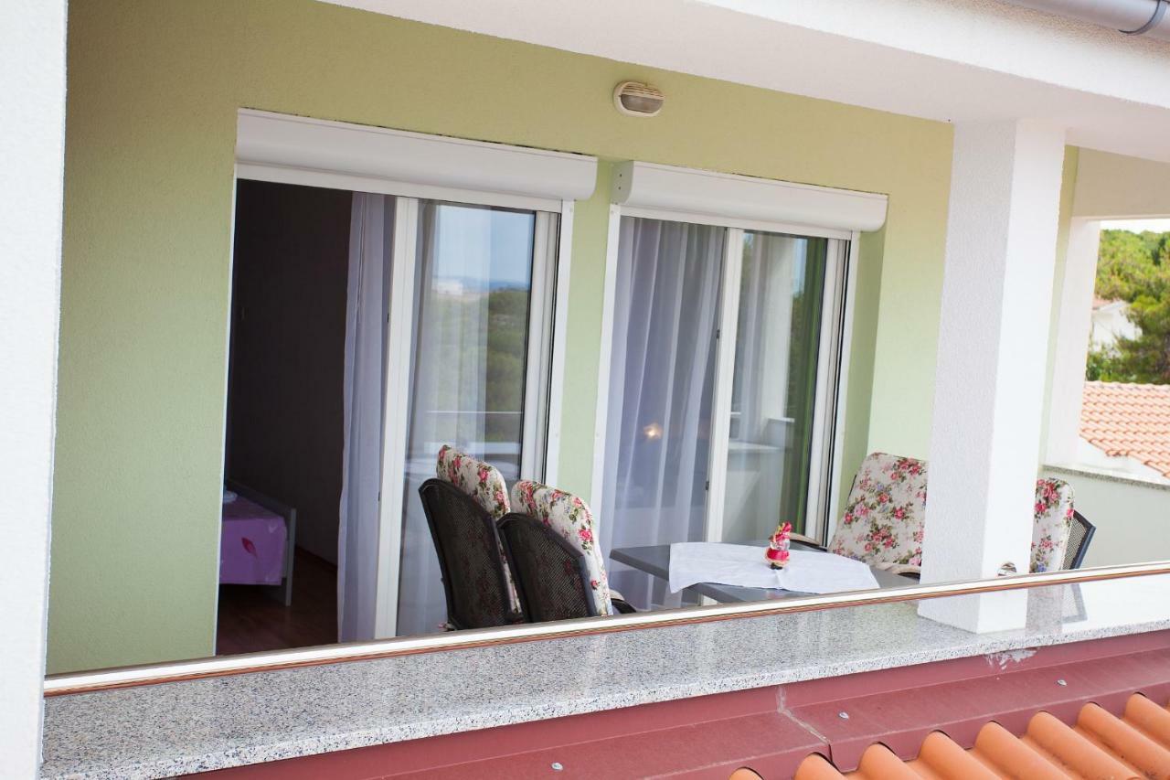 Apartman Kondic Omišalj Exteriör bild