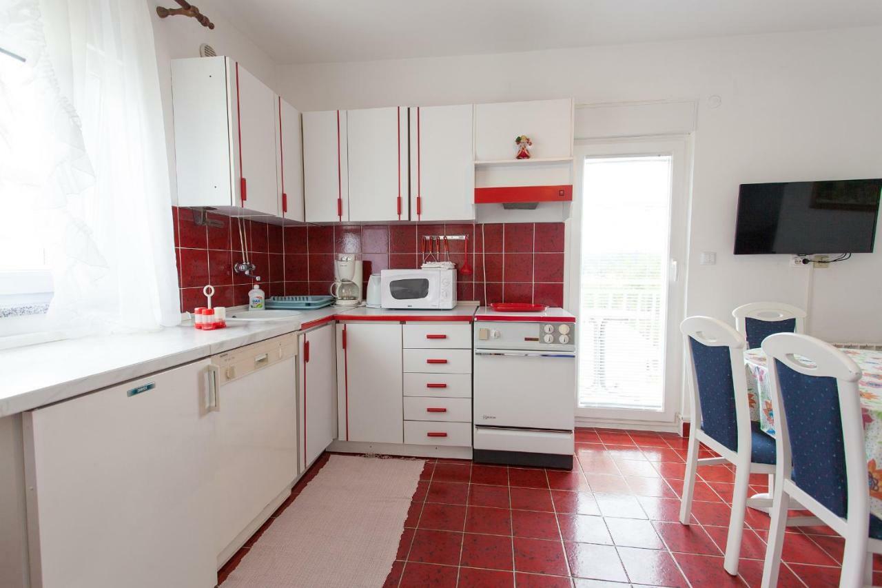 Apartman Kondic Omišalj Exteriör bild